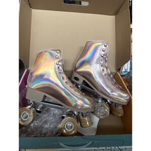 Foxy Women’s Roller Skates Rose Gold Holographic Size 8 NWT